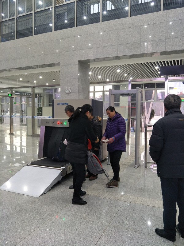 通過安檢.jpg